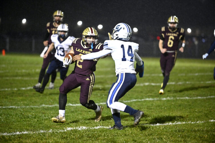 Lakers blank rival Mustangs